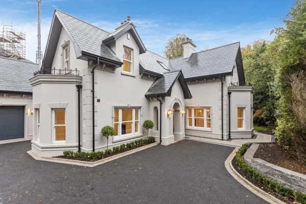 CULTRA GATE LODGE HOUSE